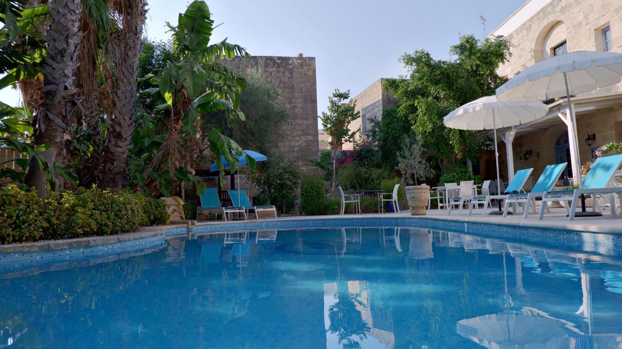 Village Knights Accommodation Żebbuġ Exterior foto