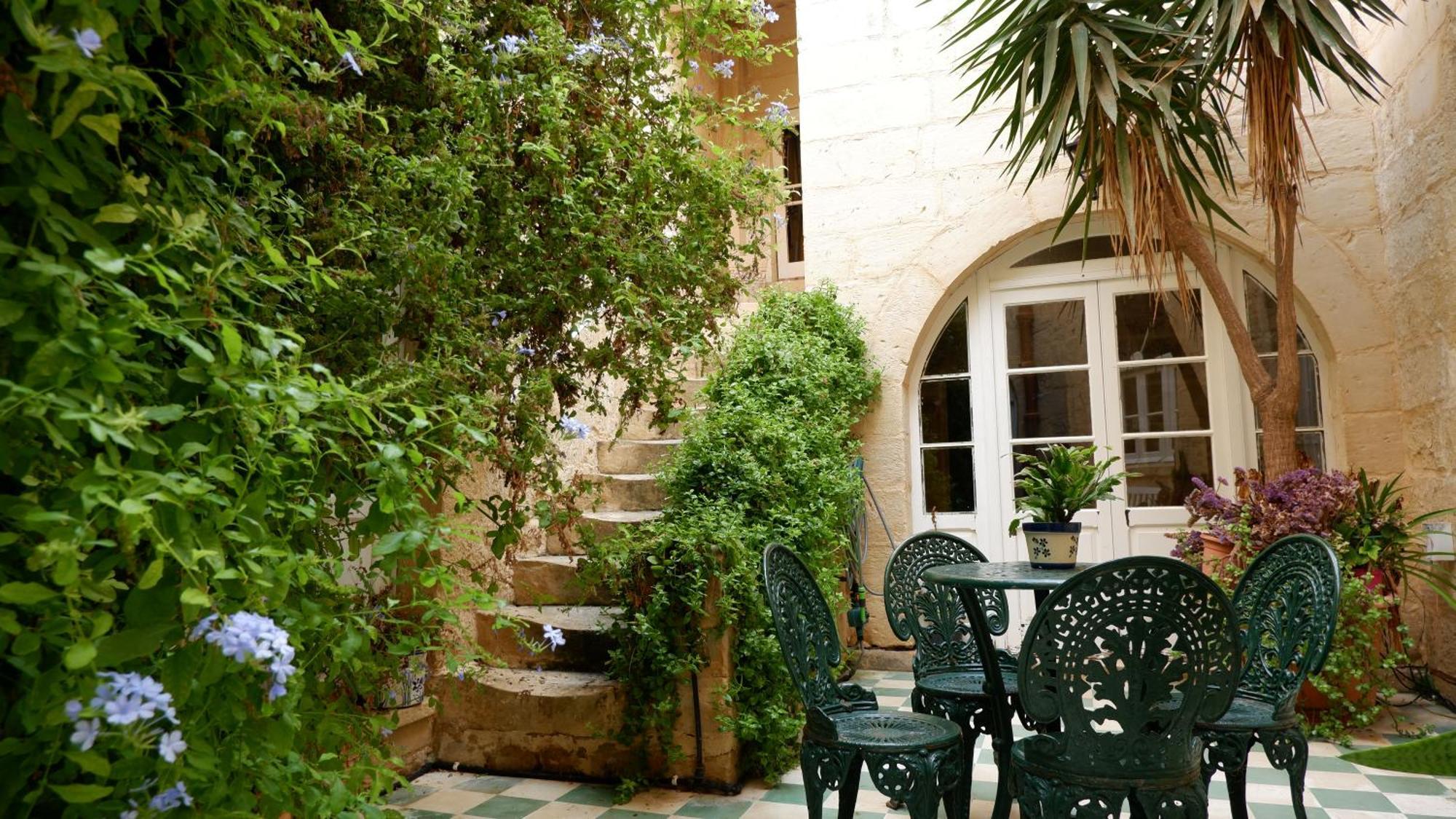 Village Knights Accommodation Żebbuġ Exterior foto