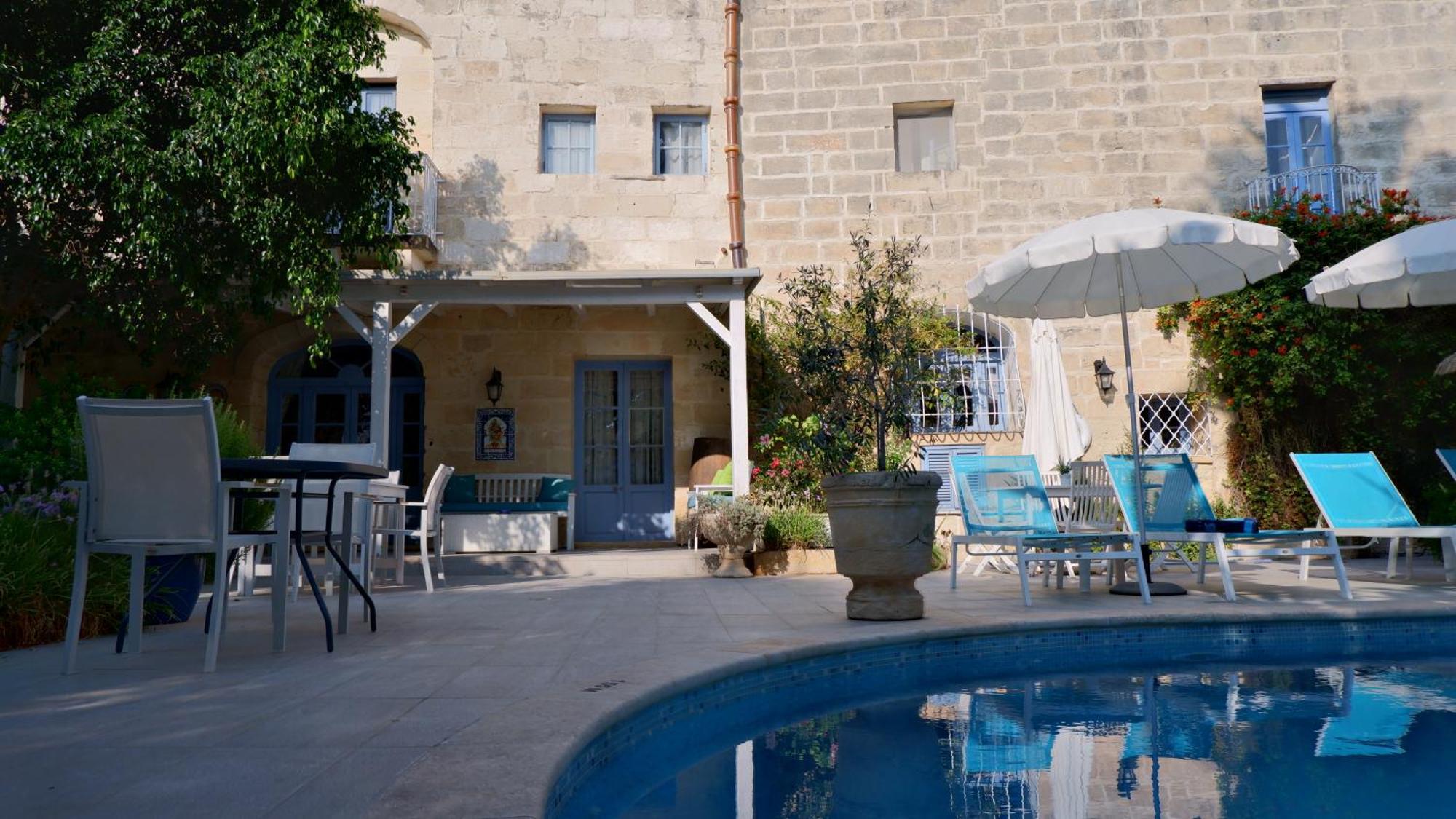 Village Knights Accommodation Żebbuġ Exterior foto