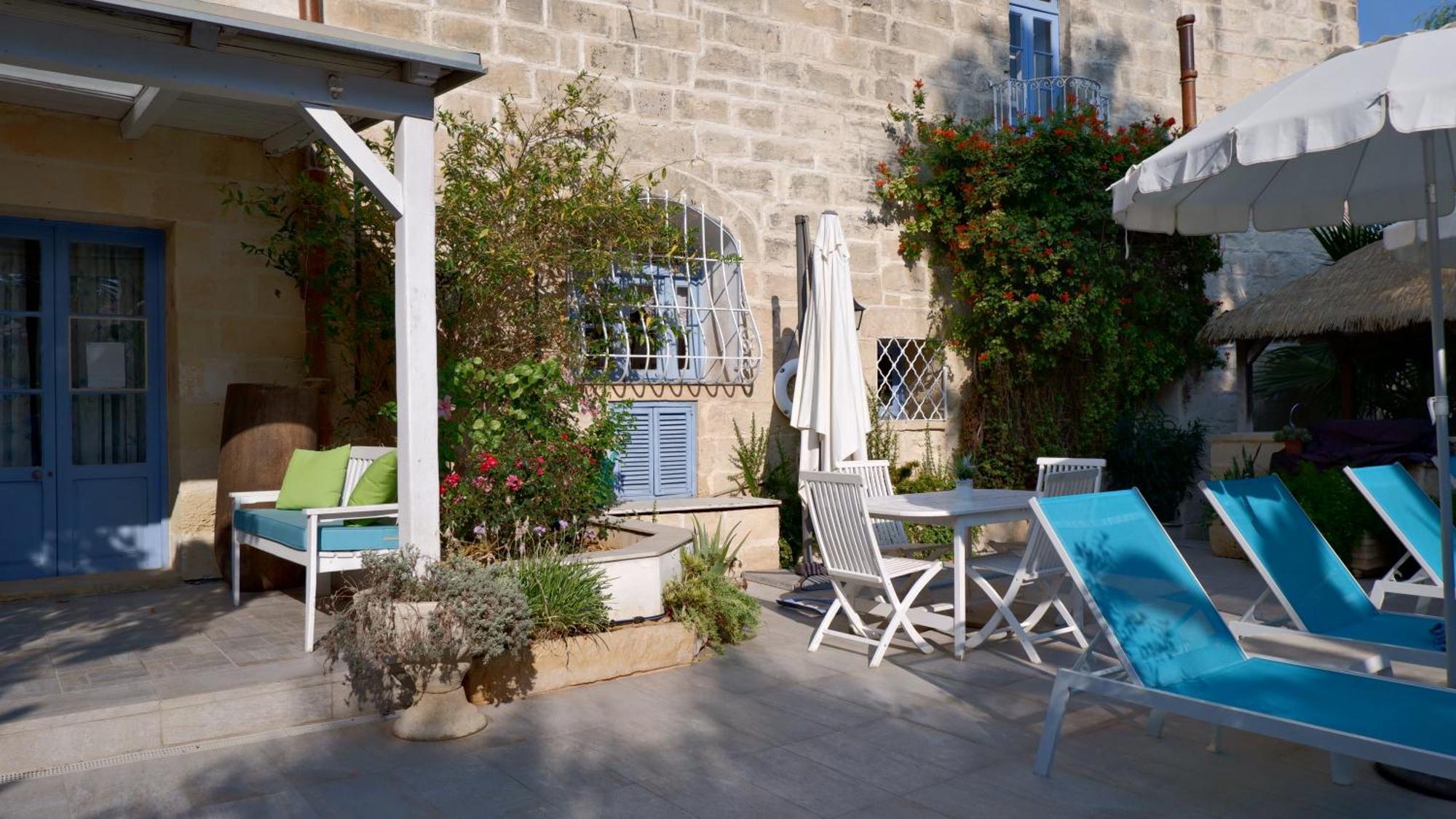 Village Knights Accommodation Żebbuġ Exterior foto