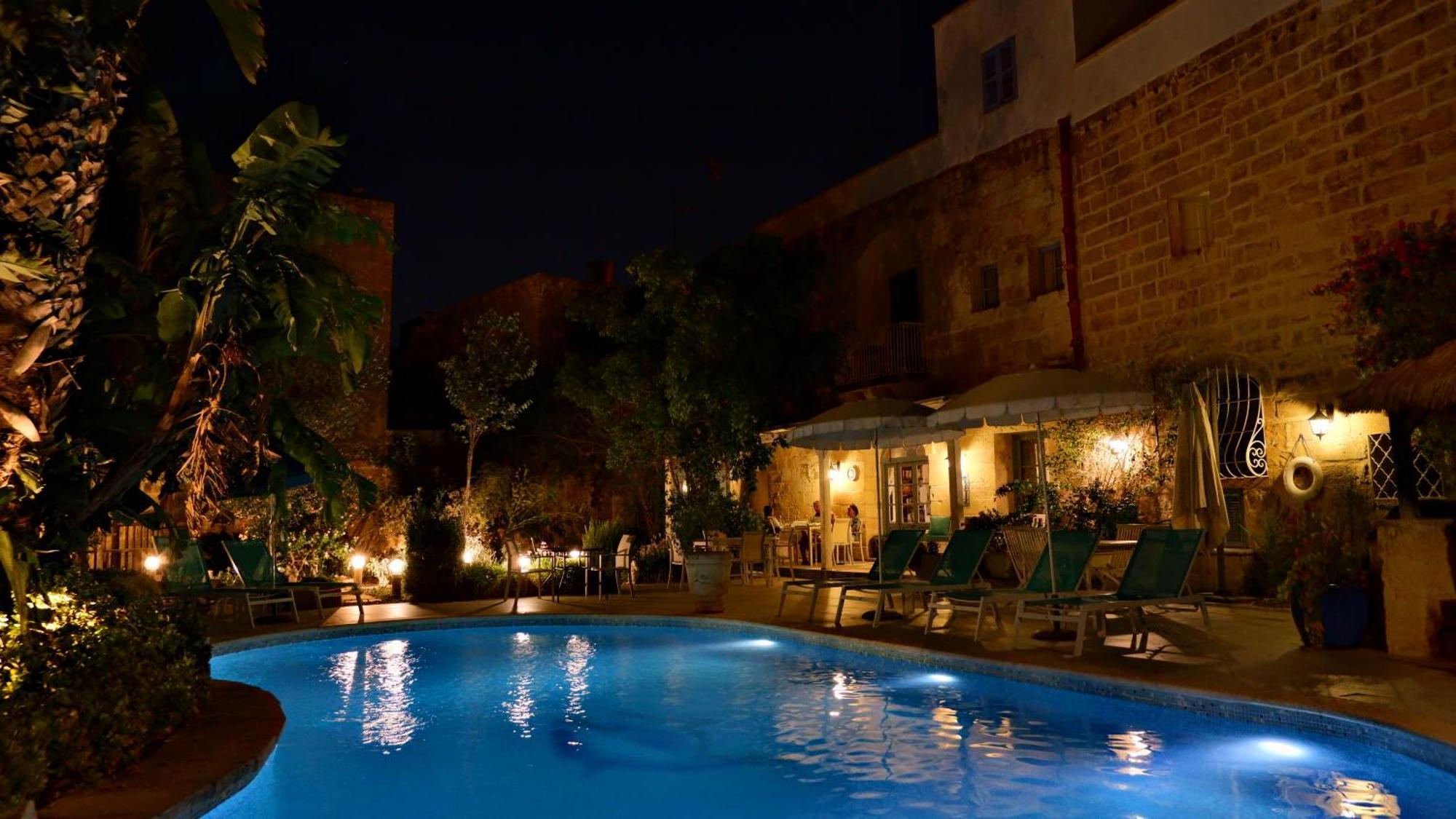 Village Knights Accommodation Żebbuġ Exterior foto