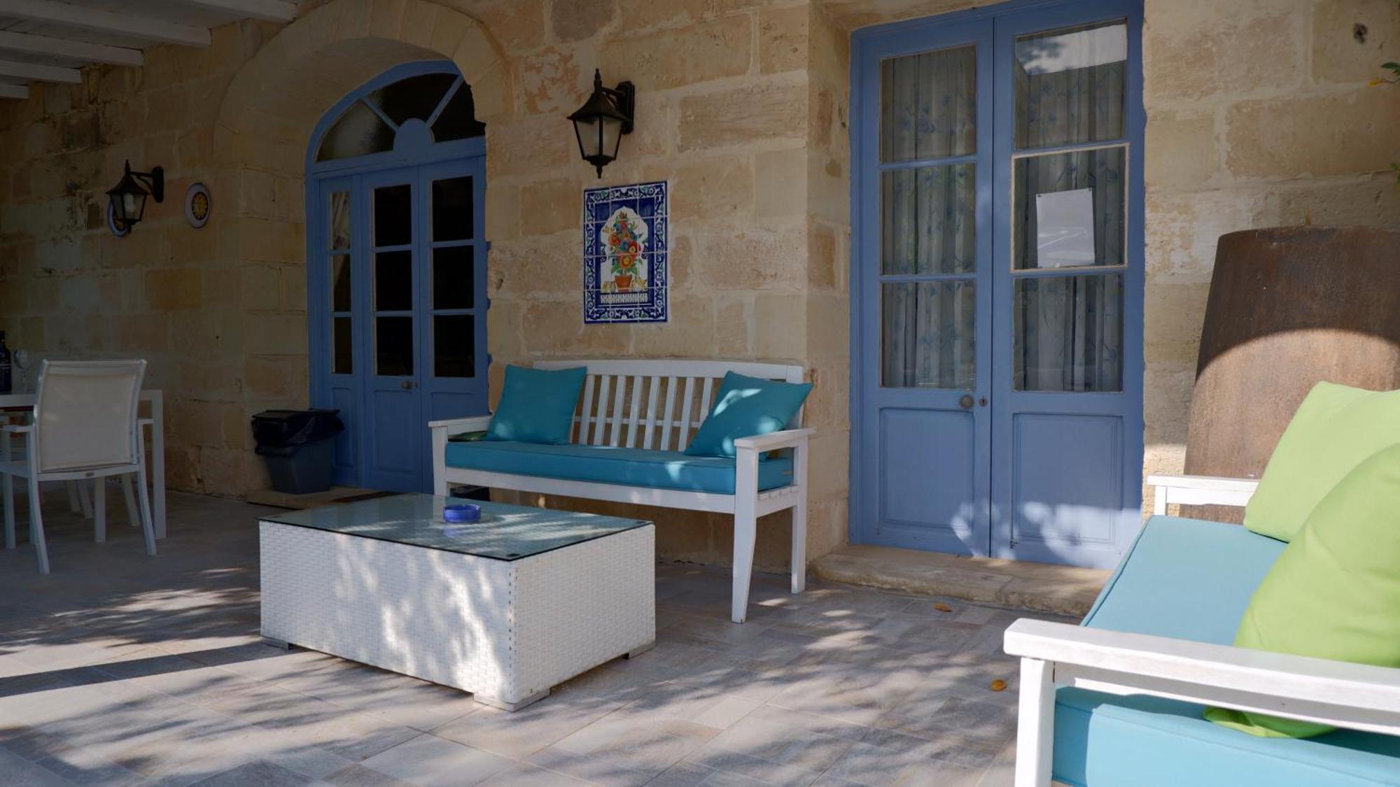 Village Knights Accommodation Żebbuġ Exterior foto
