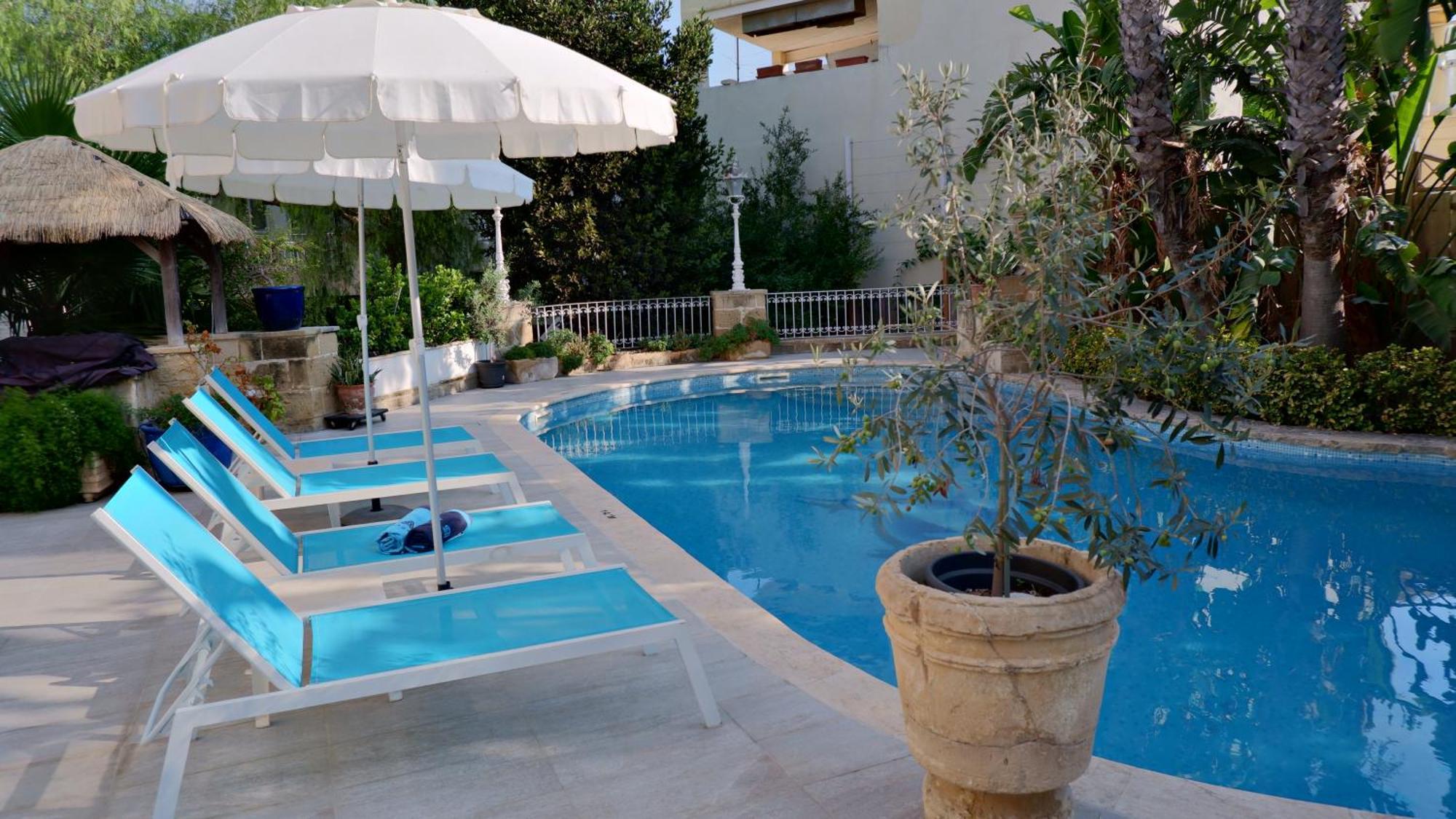 Village Knights Accommodation Żebbuġ Exterior foto