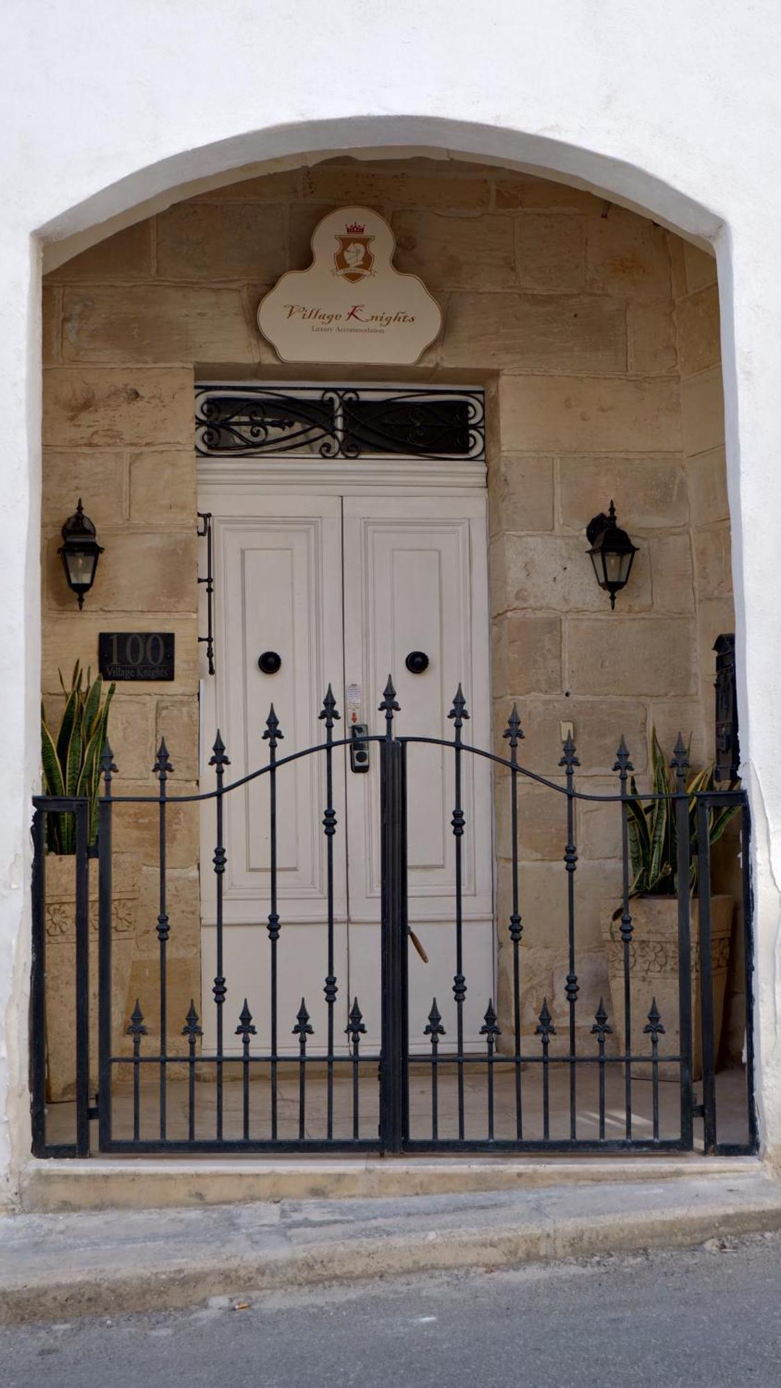 Village Knights Accommodation Żebbuġ Exterior foto