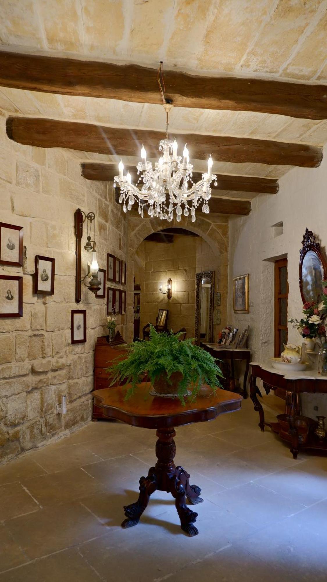 Village Knights Accommodation Żebbuġ Exterior foto