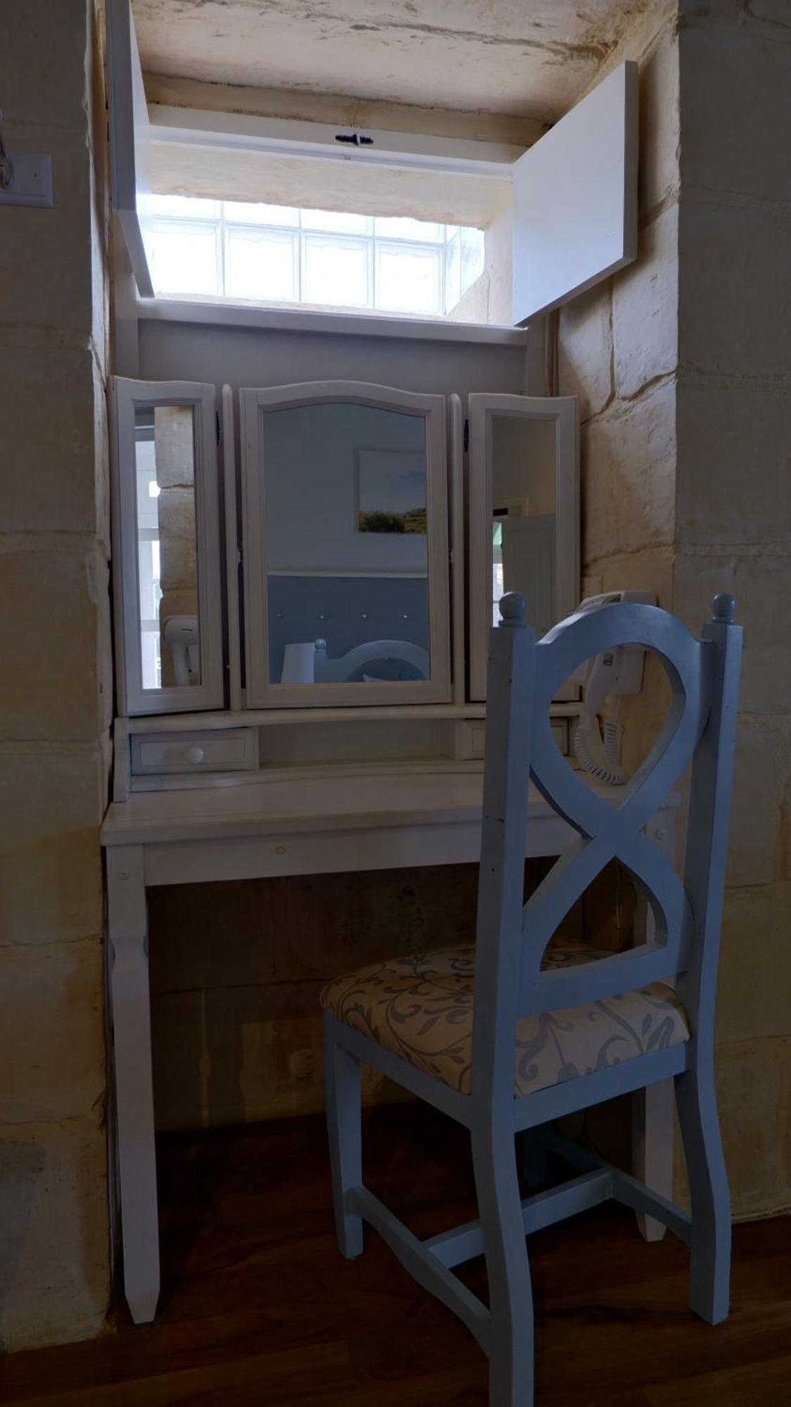 Village Knights Accommodation Żebbuġ Exterior foto