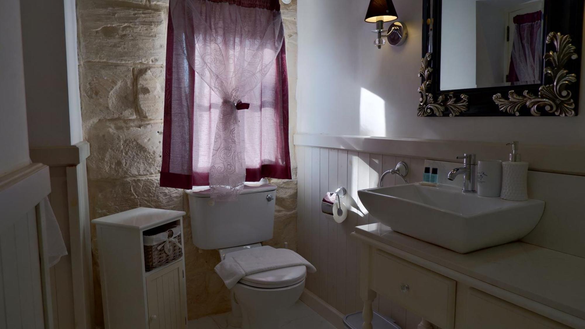 Village Knights Accommodation Żebbuġ Exterior foto