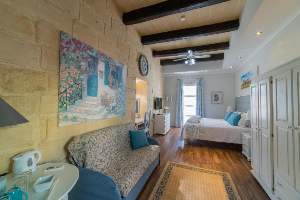Village Knights Accommodation Żebbuġ Exterior foto