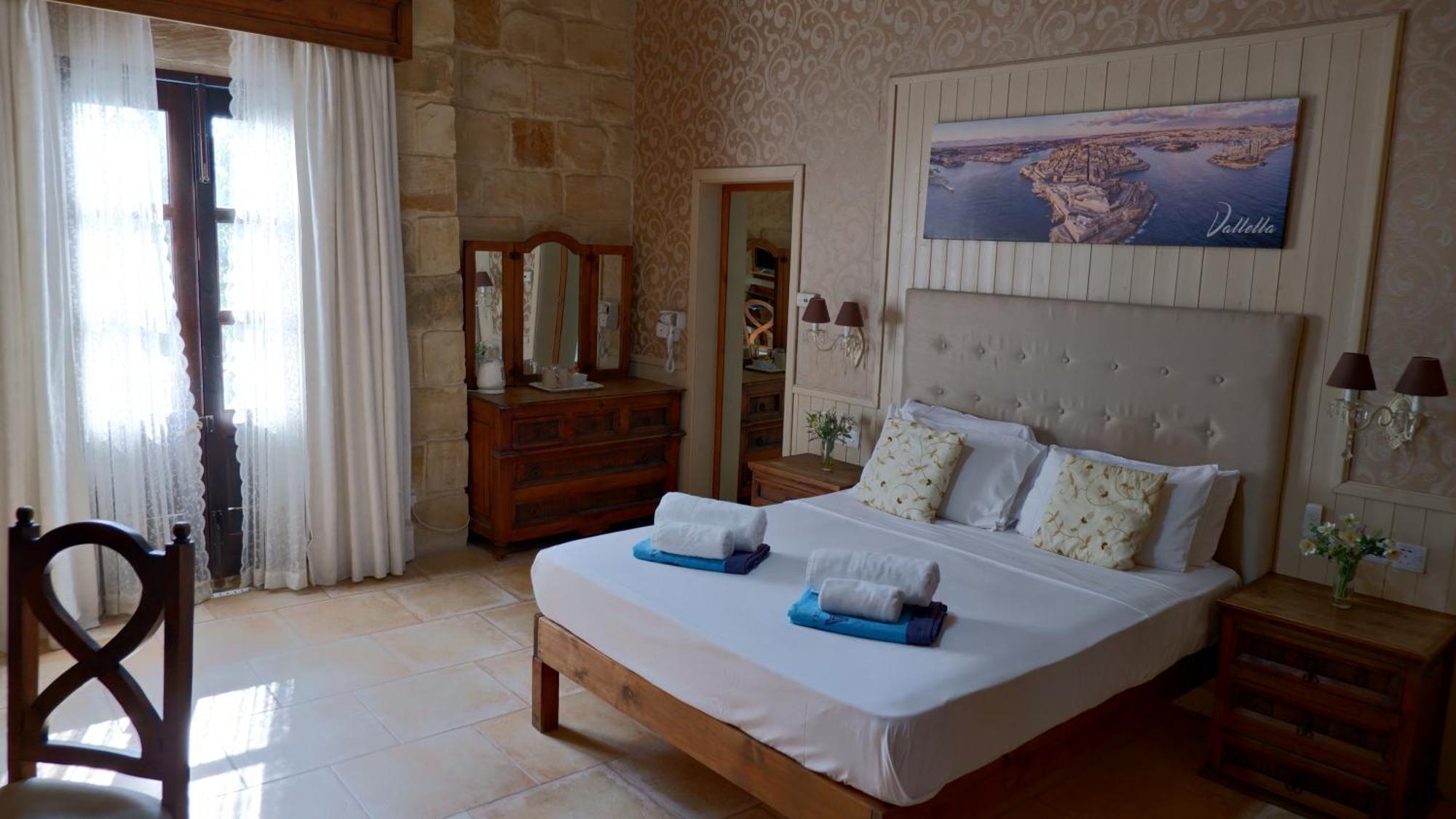 Village Knights Accommodation Żebbuġ Exterior foto